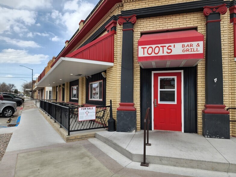 More Photos Of 710 2nd St, Chappell Restaurant For Sale