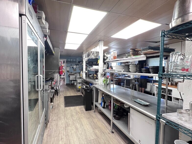 More Photos Of 3063 Bristol Rd, New Harbor Hospitality For Sale