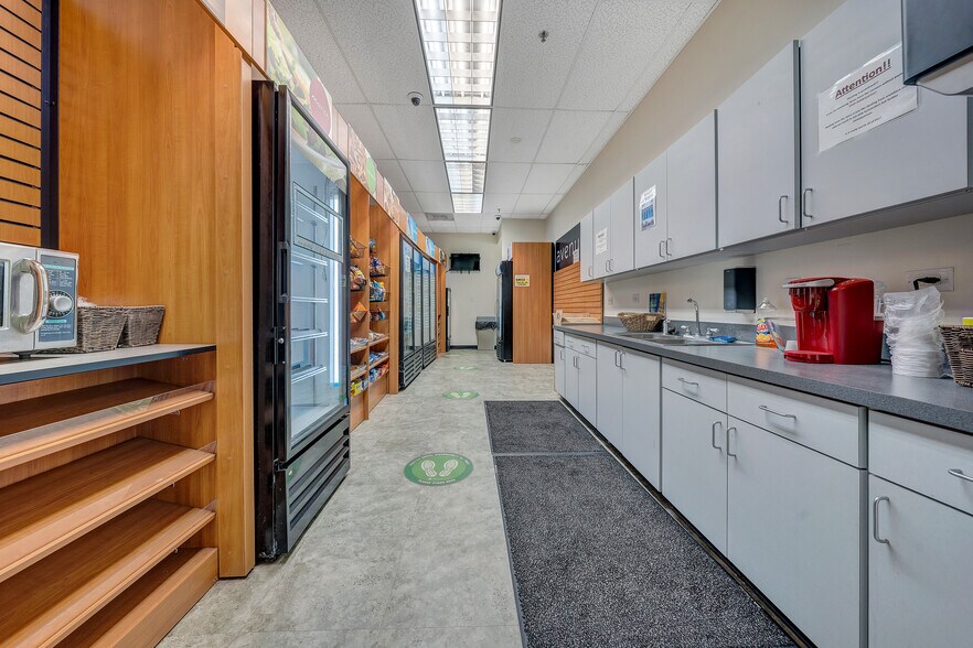 More Photos Of 2000 Virginia Ave, Collinsville Office For Lease