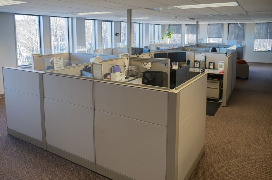 More Photos Of 346 Shelburne Rd, Burlington Office For Lease