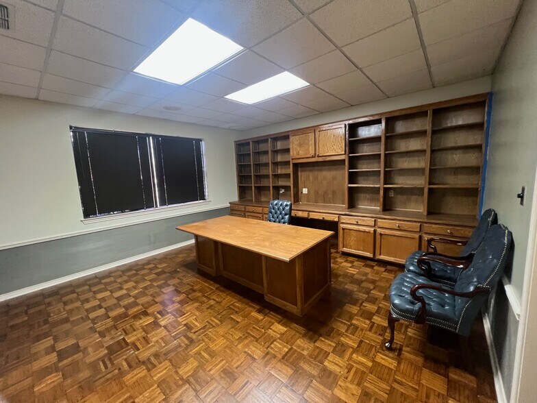 More Photos Of 1509-1601 E Front St, Tyler Medical For Sale