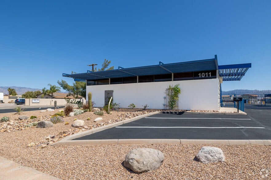 More Photos Of 1011 S Prudence Rd, Tucson Freestanding For Lease