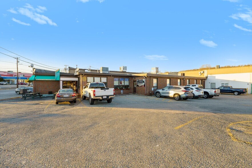 840 Cumberland Hill Rd, Woonsocket, RI 02895 Industrial
