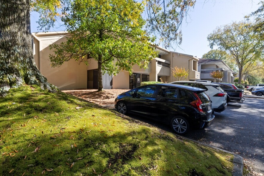 More Photos Of 1900 The Exchange SE, Atlanta Unknown For Lease