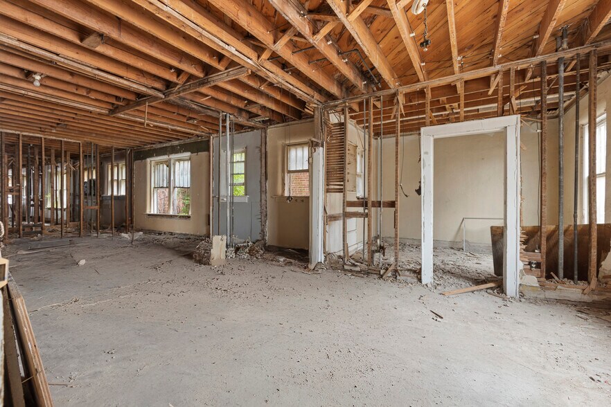 More Photos Of 201 N 3rd St, Ponca City Apartments For Sale