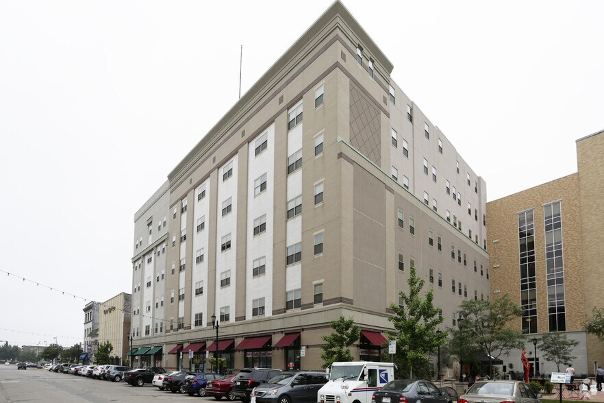 More Photos Of 211 S Michigan St, South Bend Apartments For Lease