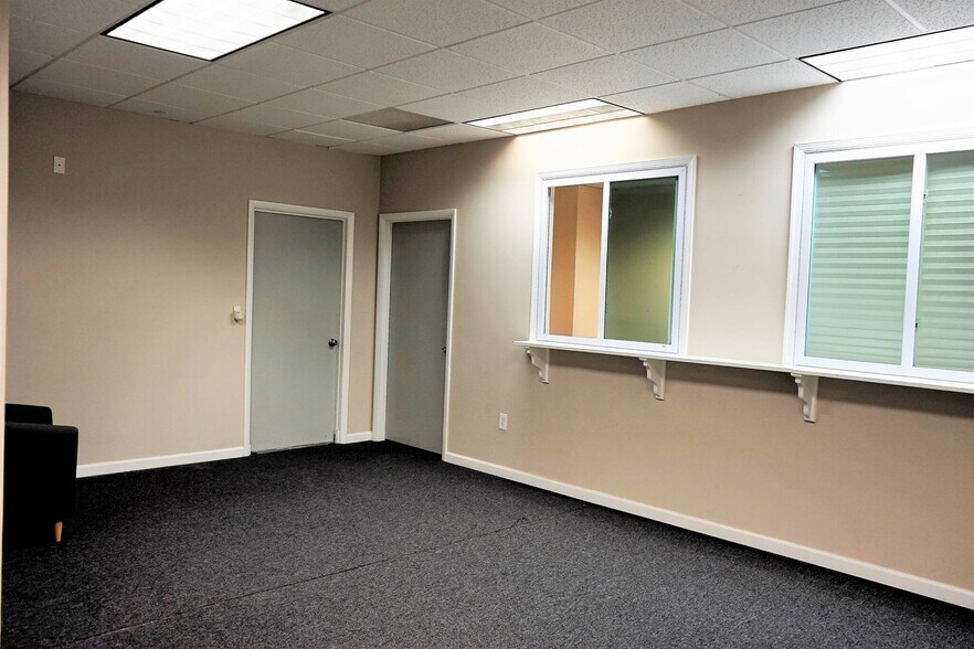 More Photos Of 19420 Golf Vista Plz, Leesburg Medical For Sale