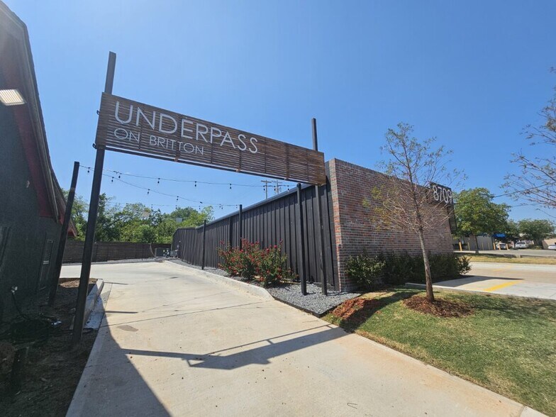 Primary Photo Of 8709 N Western Ave, Oklahoma City Office For Lease