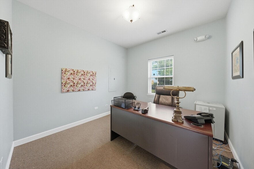 More Photos Of 15-17 Scrementi Ln, Steger Office For Sale
