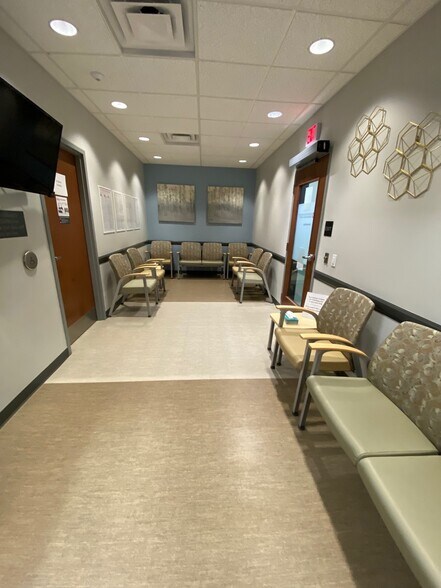 More Photos Of 5175 Morse Rd, Columbus Medical For Lease