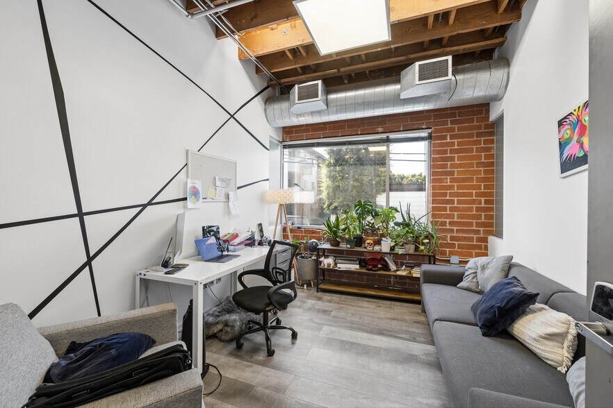 More Photos Of 7966 Beverly Blvd, Los Angeles Loft Creative Space For Lease
