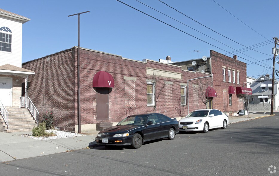 More Photos Of 800 4th Ave, Elizabeth Storefront Retail Residential For Lease