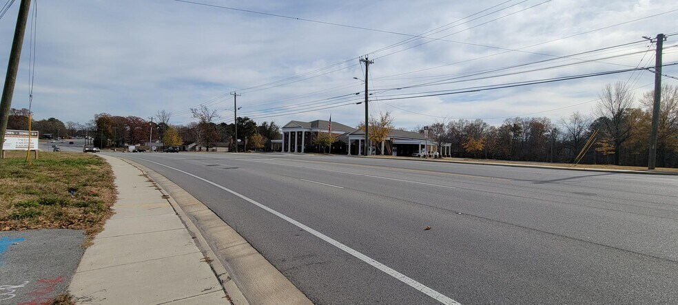 More Photos Of 8203 E Brainerd Rd, Chattanooga Land For Sale