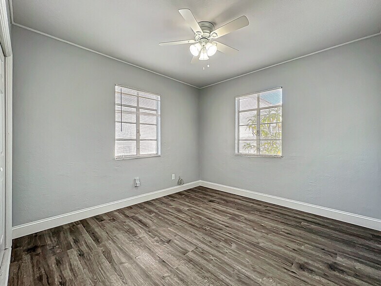 More Photos Of 1976 W Fairbanks Ave, Winter Park General Retail For Sale