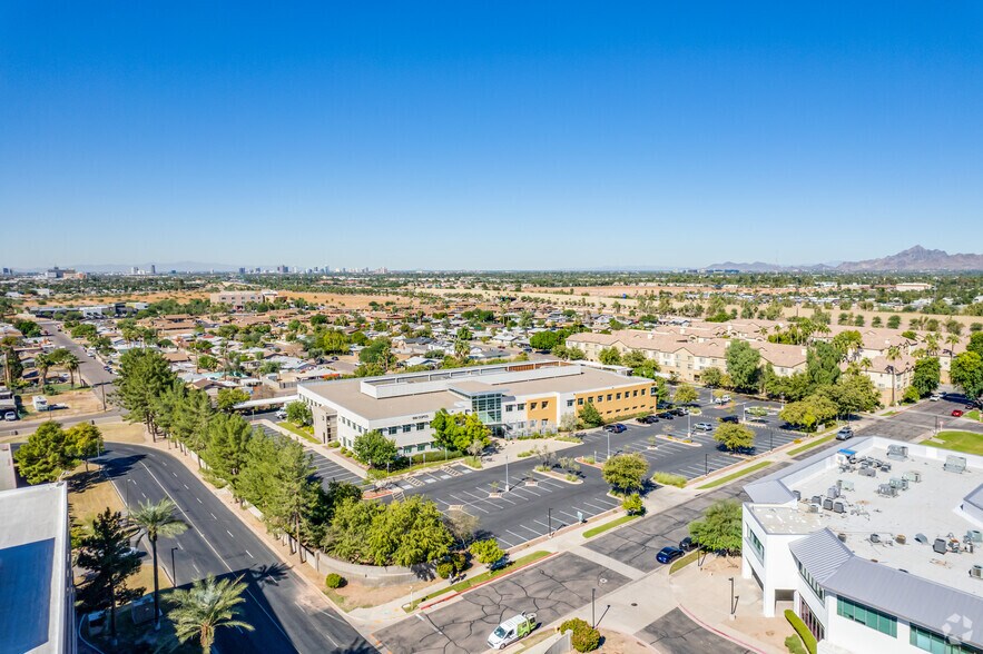More Photos Of 690 N Cofco Center Ct, Phoenix Medical For Lease
