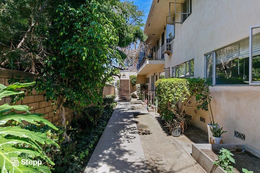 More Photos Of 1809 Appleton St, Long Beach Apartments For Sale