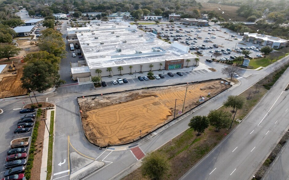 More Photos Of 1106 Bowman Rd, Mount Pleasant General Retail For Lease