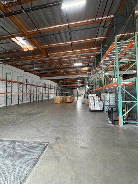 More Photos Of 1344-1388 W Foothill Blvd, Azusa Warehouse For Lease