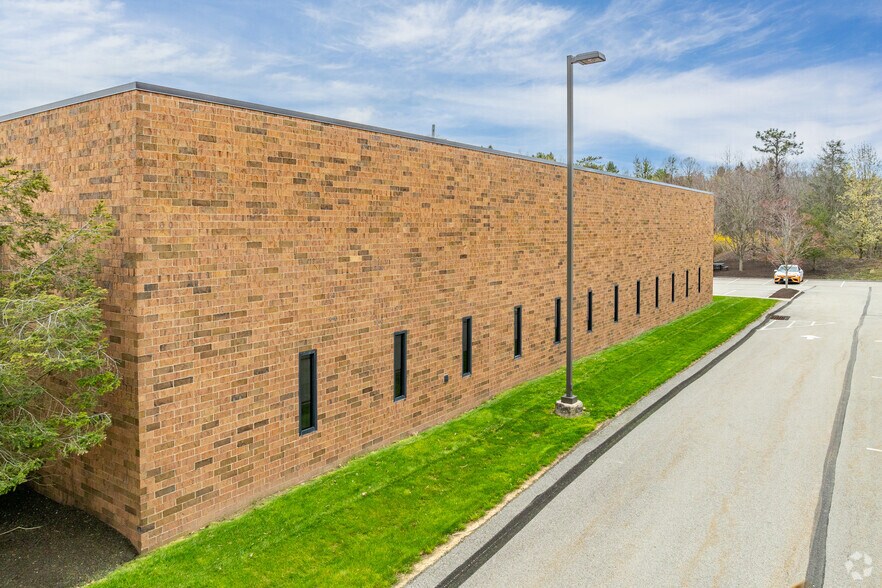 More Photos Of 267-271 Kappa Dr, Pittsburgh Research And Development For Lease