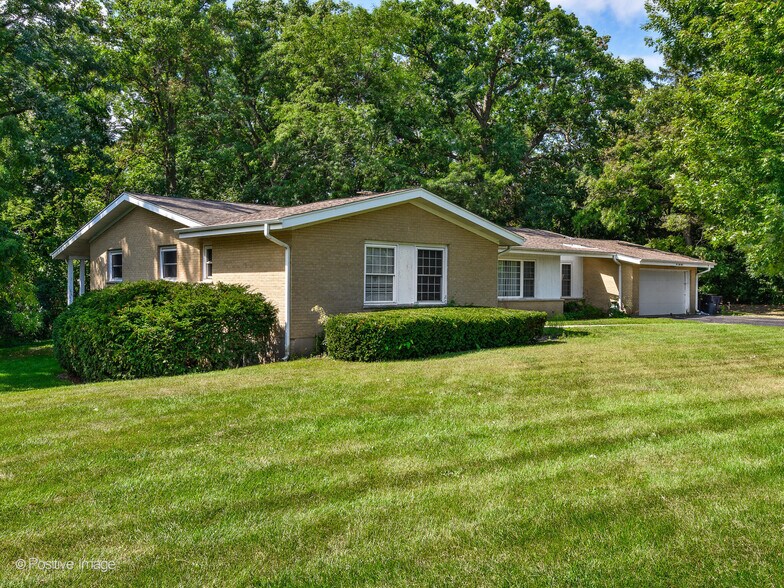 More Photos Of 47 Church St, Lake Zurich Religious Facility For Sale