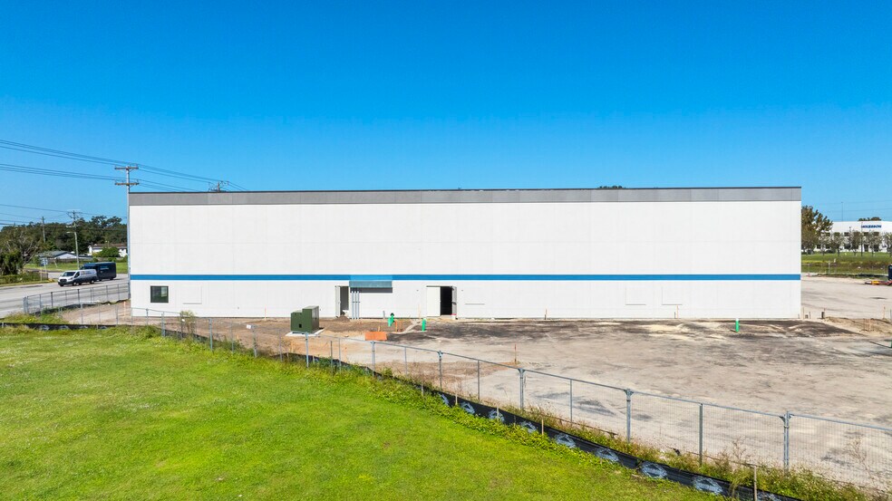 More Photos Of 1530 Kendrick Ln, Lakeland Warehouse For Sale