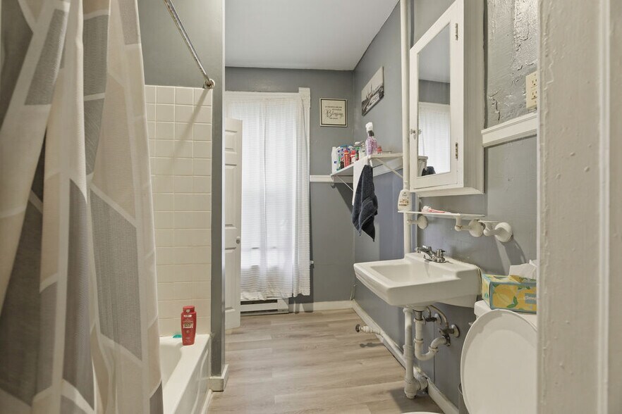 More Photos Of 900 N Alvord St, Syracuse Apartments For Sale