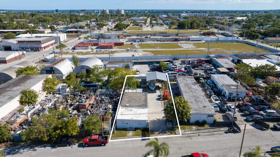 More Photos Of 2500 E Tamarind Ave, West Palm Beach Service For Sale