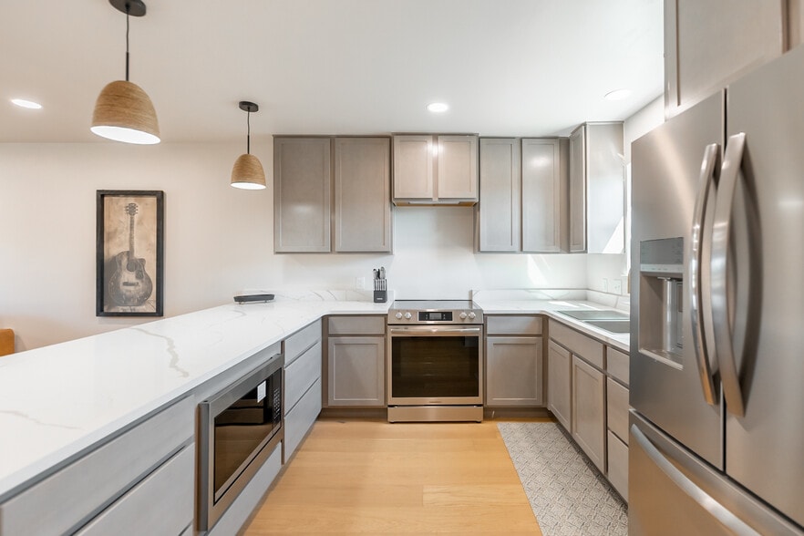 More Photos Of 701 W Highpoint Dr, Stillwater Apartments For Sale