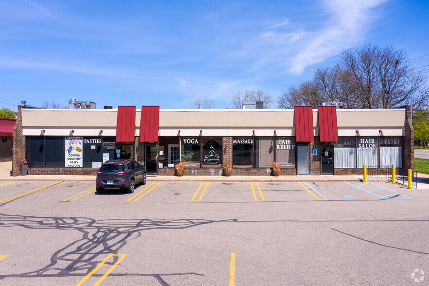 More Photos Of 19171-19191 Merriman Rd, Livonia Unknown For Lease