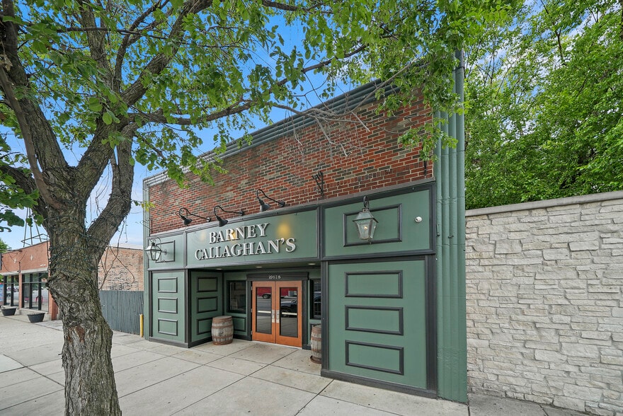 More Photos Of 10618 S Western Ave, Chicago Bar For Sale
