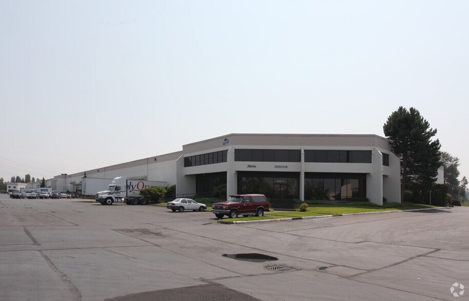 More Photos Of 4200 Industry Dr E, Fife Warehouse For Lease