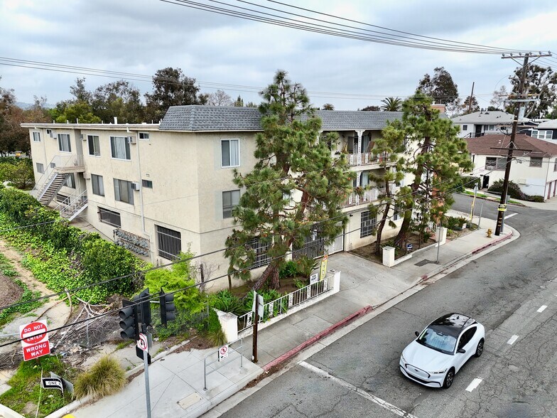 More Photos Of 3189 Cheviot Vista Pl, Los Angeles Apartments For Sale