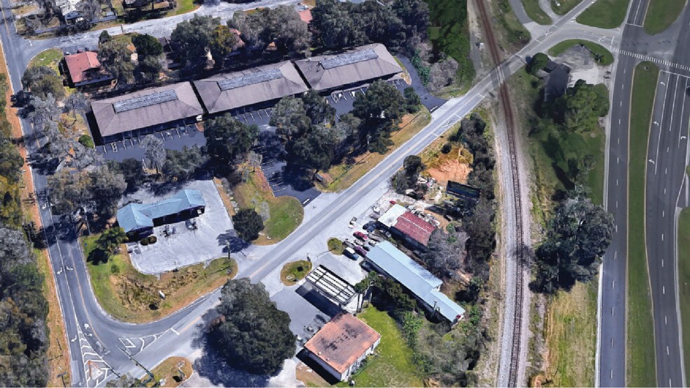 More Photos Of 3845-3919 SE Lake Weir Ave, Ocala Office For Lease