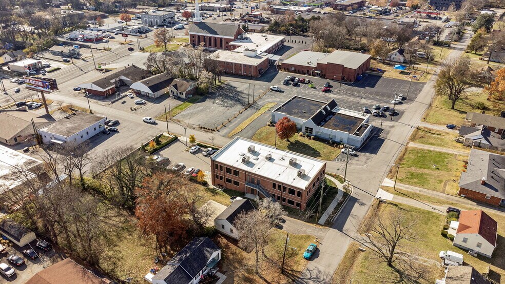 More Photos Of 2540 Park Dr, Nashville Office Residential For Lease