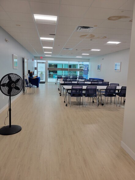 More Photos Of 3035 Lakeland Hills Blvd, Lakeland Medical For Lease