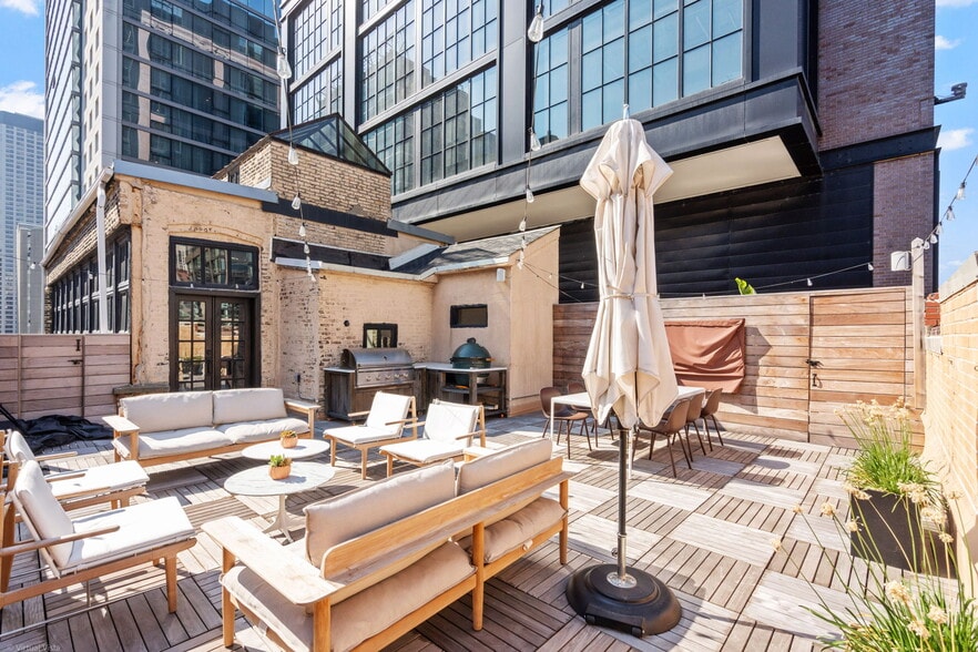 More Photos Of 601 W Randolph St, Chicago Office For Sale