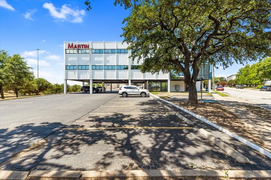 More Photos Of 1200 West Fwy, Fort Worth Office For Lease