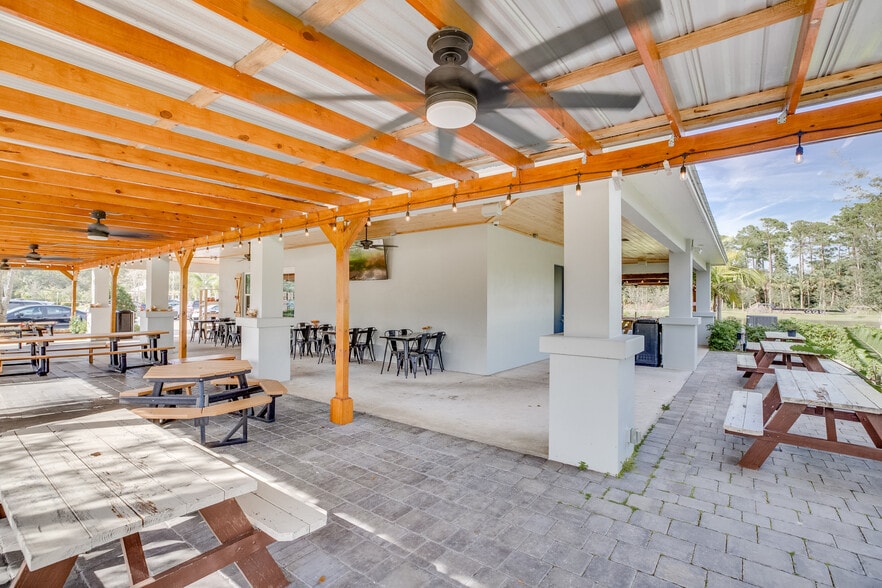 More Photos Of 3700 9th St SW, Vero Beach Restaurant For Sale