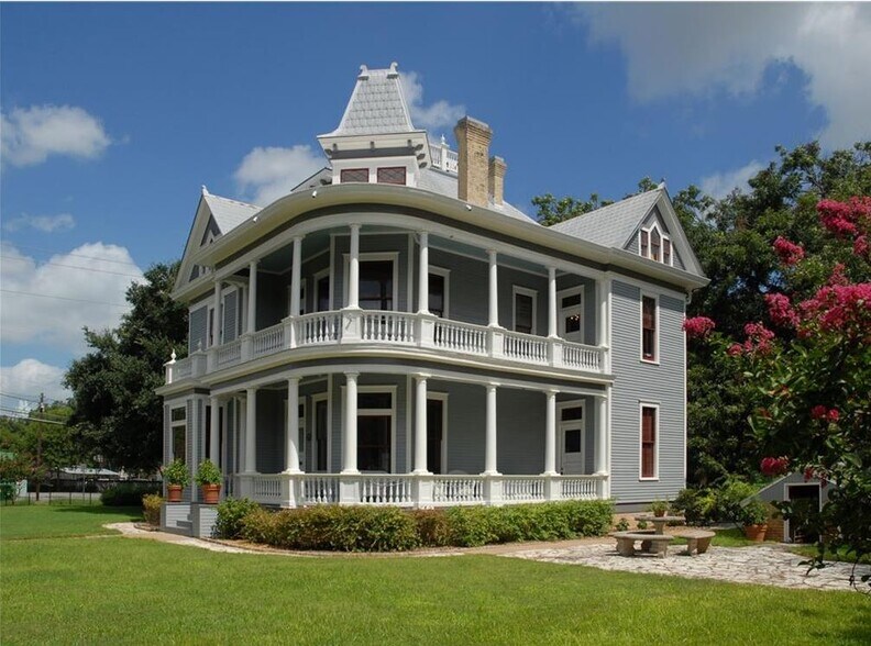 More Photos Of 1602 E Cesar Chavez St, Austin Office Residential For Lease