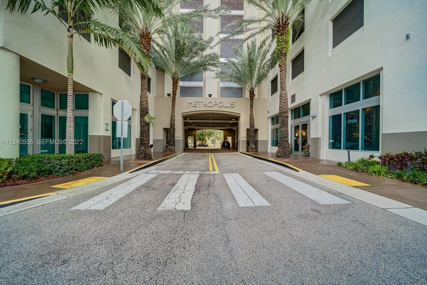 More Photos Of 9059 SW 73rd Ct, Miami General Retail For Sale