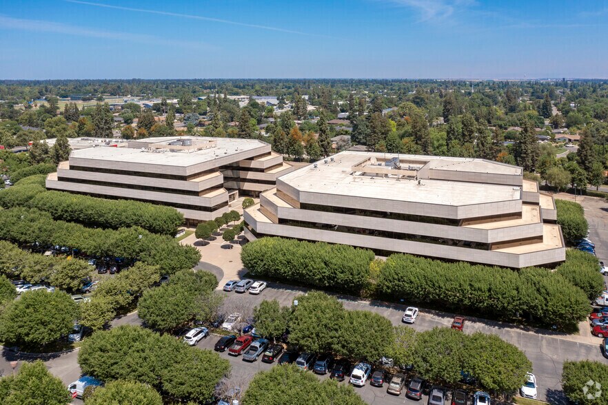 More Photos Of 5200 N Palm Ave, Fresno Unknown For Lease