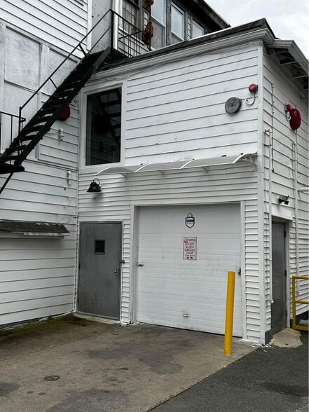 More Photos Of 100 Business St, Hyde Park Unknown For Lease