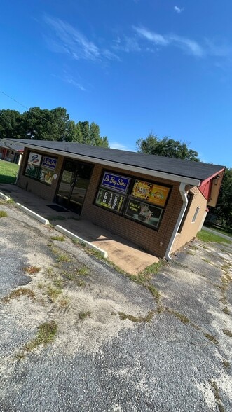 More Photos Of 466 W Trilby St, Wrightsville Hotel For Sale