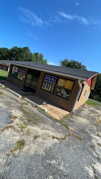 More Photos Of 466 W Trilby St, Wrightsville Hotel For Sale