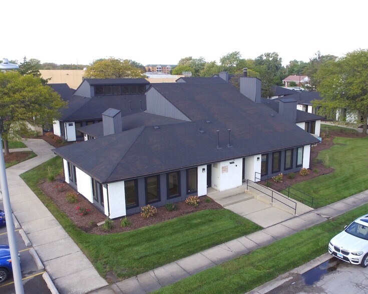 More Photos Of 17500-17516 S Carriageway Dr, Hazel Crest Office For Sale