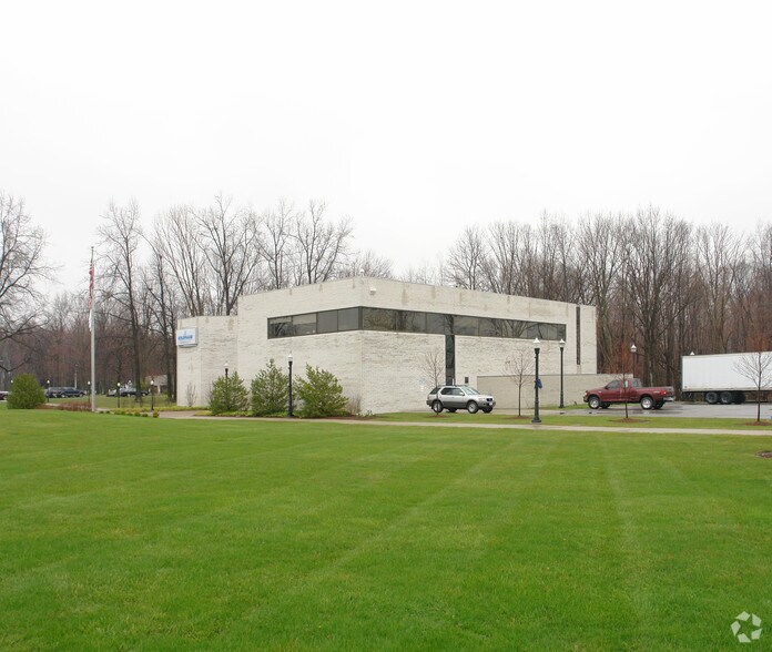 More Photos Of 3825 Columbus Rd, Granville Loft Creative Space For Lease