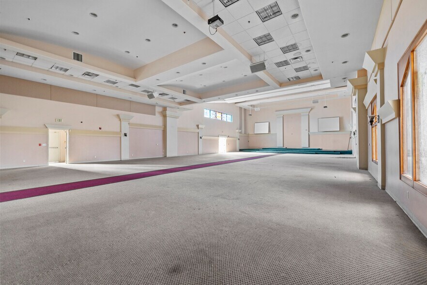 More Photos Of 8132 Garden Grove Blvd, Garden Grove Religious Facility For Sale