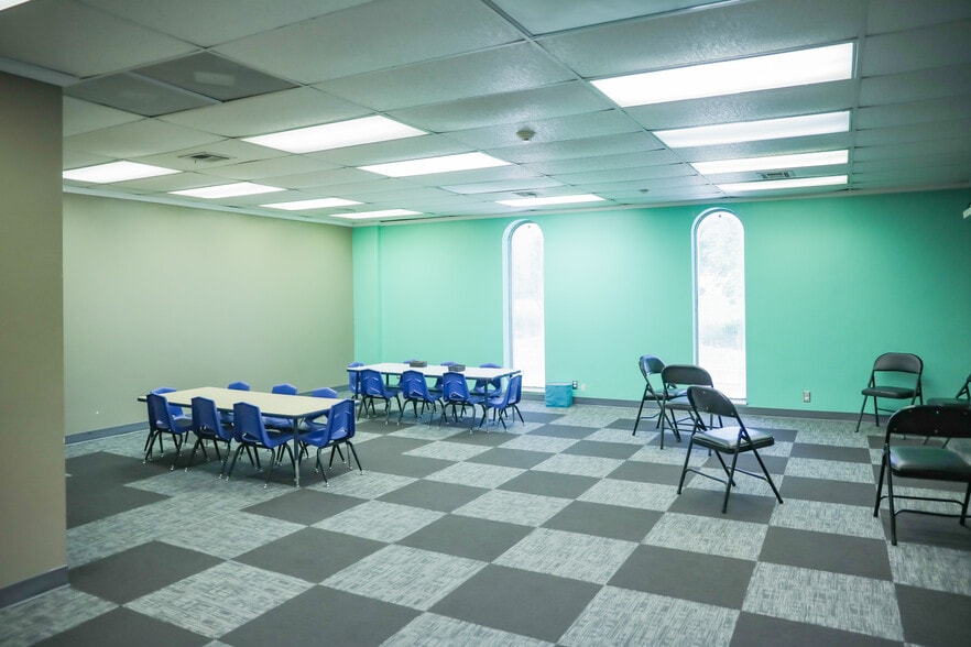 More Photos Of 6800 N Bryant Ave, Oklahoma City Religious Facility For Sale