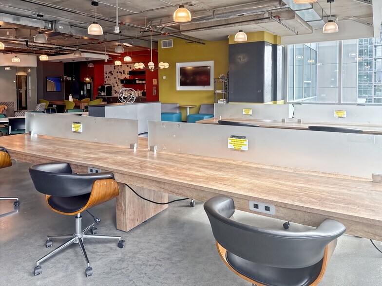 More Photos Of 4402 Skyline Dr, Burnaby Coworking Space