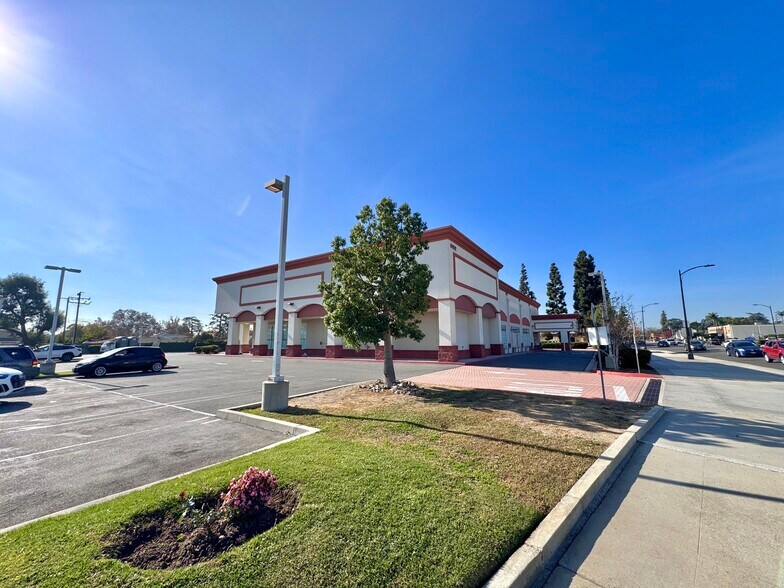 More Photos Of 9952 Las Tunas Dr, Temple City Drugstore For Lease